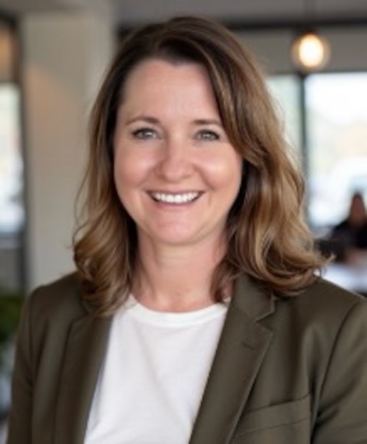 Kelly Doran Headshot