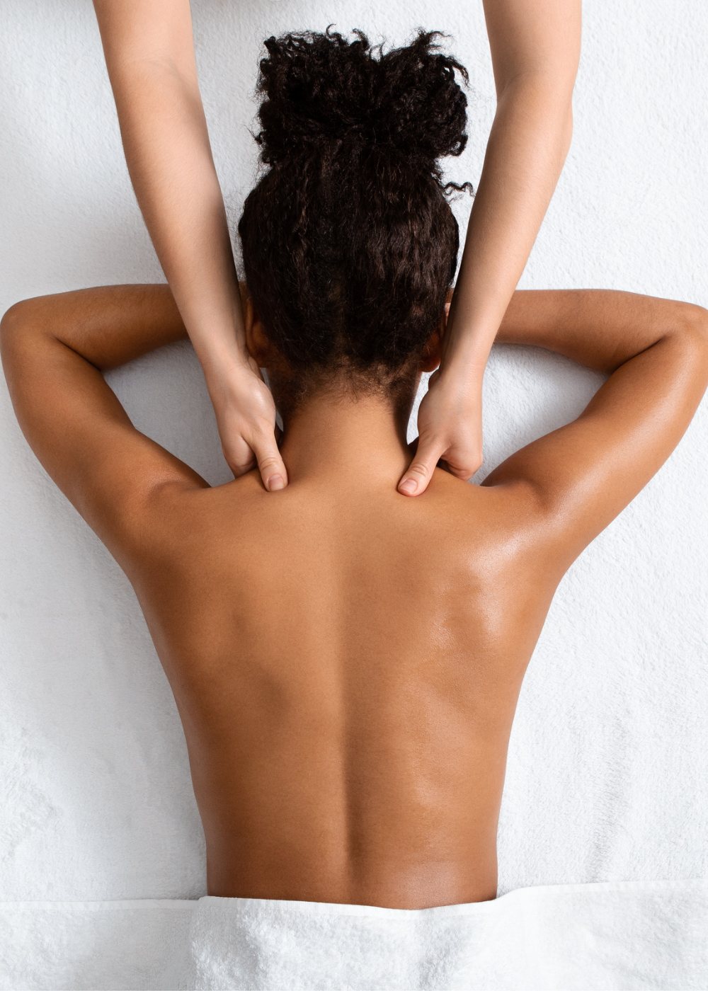 Swedish massage on female client