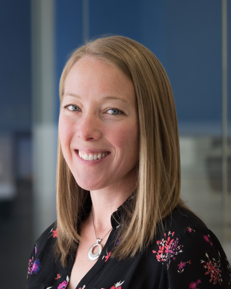 Liz Thomas web headshot