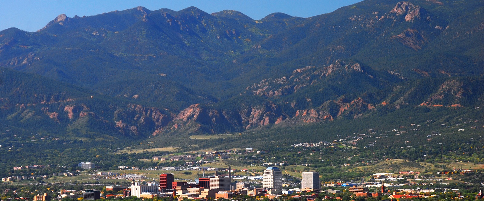 coloradospringswithmountainbackdrop