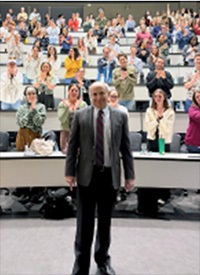SteveLowensteininfrontofclass