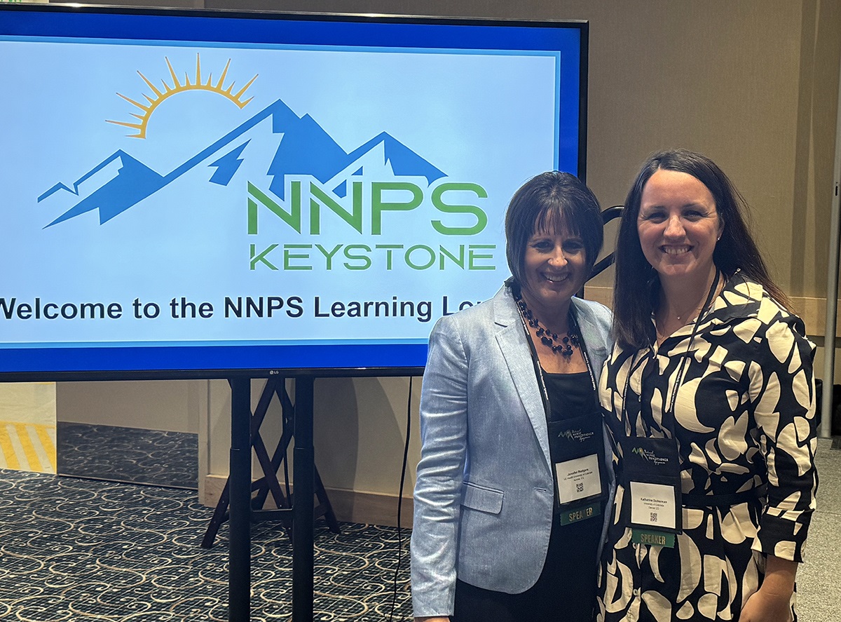 APPattendeeswithscreen