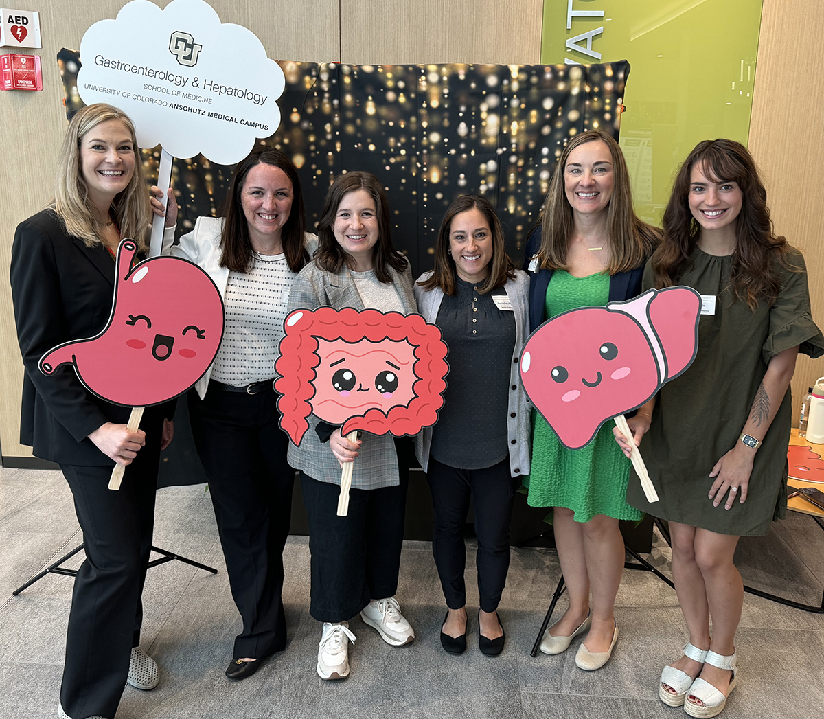 APPattendeeswithpinksigs