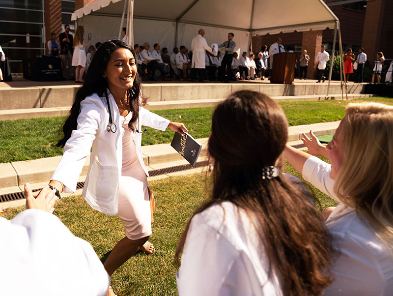 SOM-Matriculation-2019_TM105051