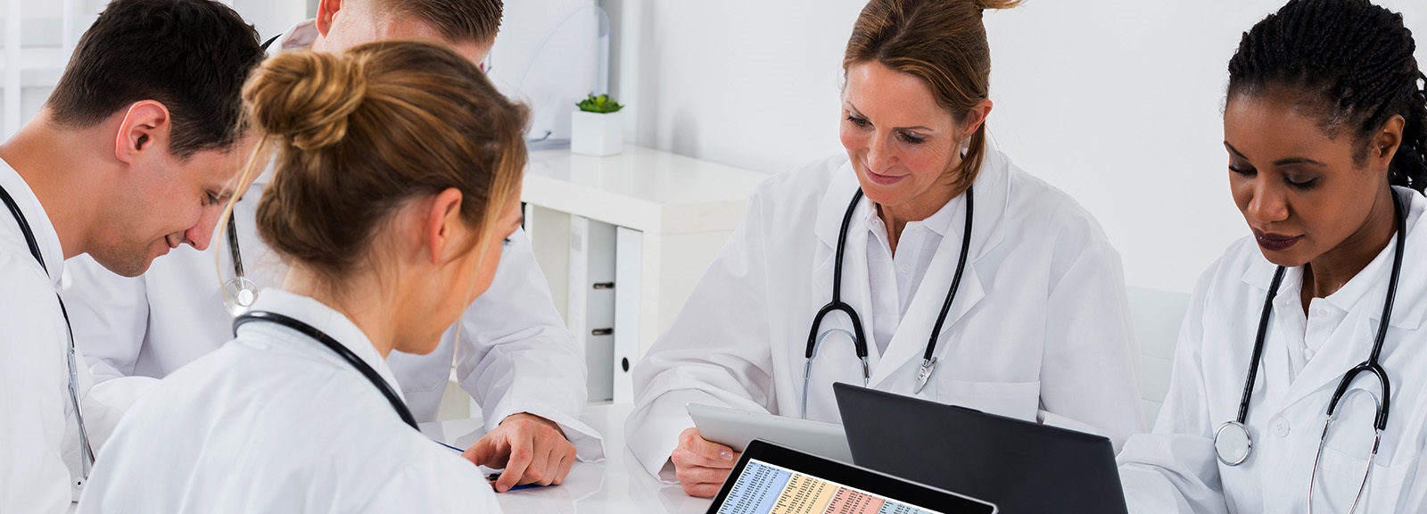 shutterstock_4275516221600