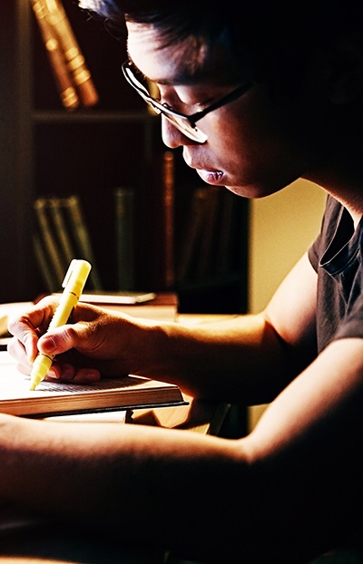 studentworkingatdesk