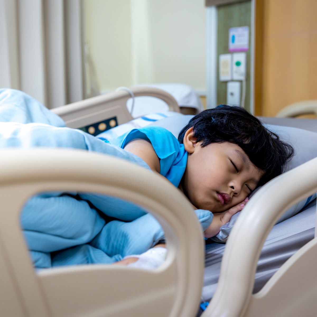 Childsleepinginhospitalbed