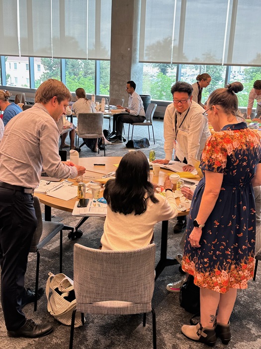 DxExdoctorsdoingartsandcrafts