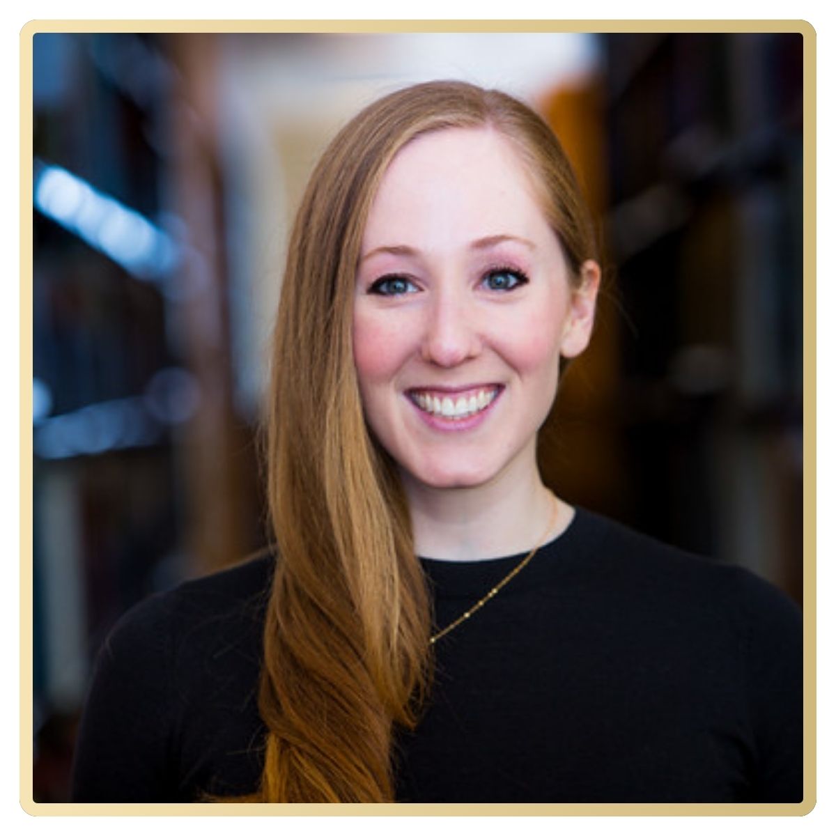 Rachel Weiss Headshot