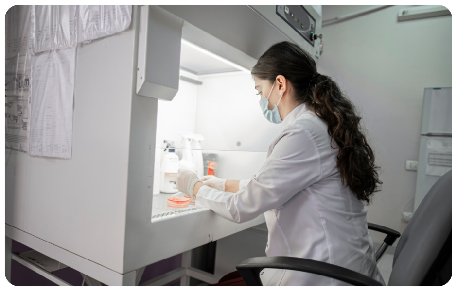 scientistexaminingpetridishinthelab