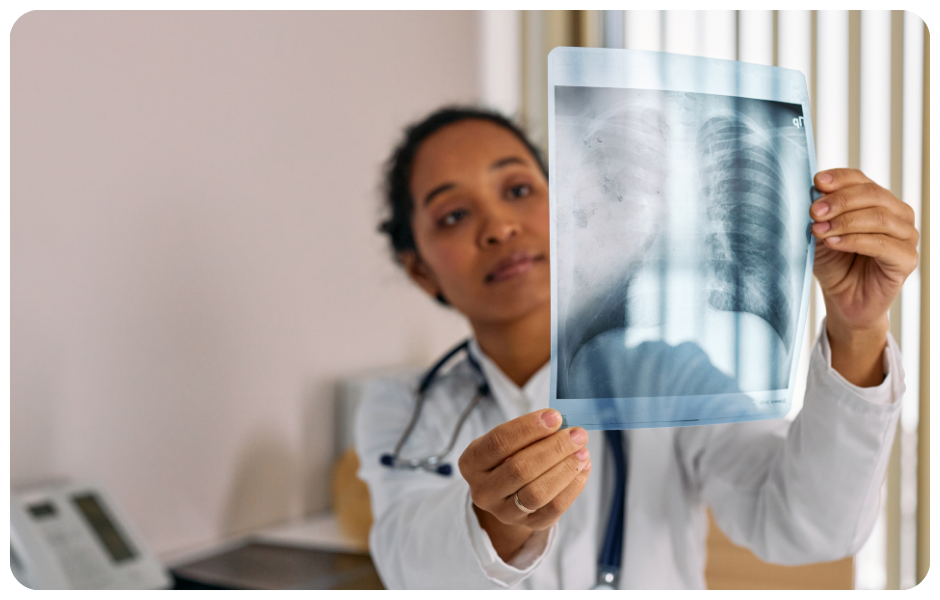 Doctorexaminingchestx-ray