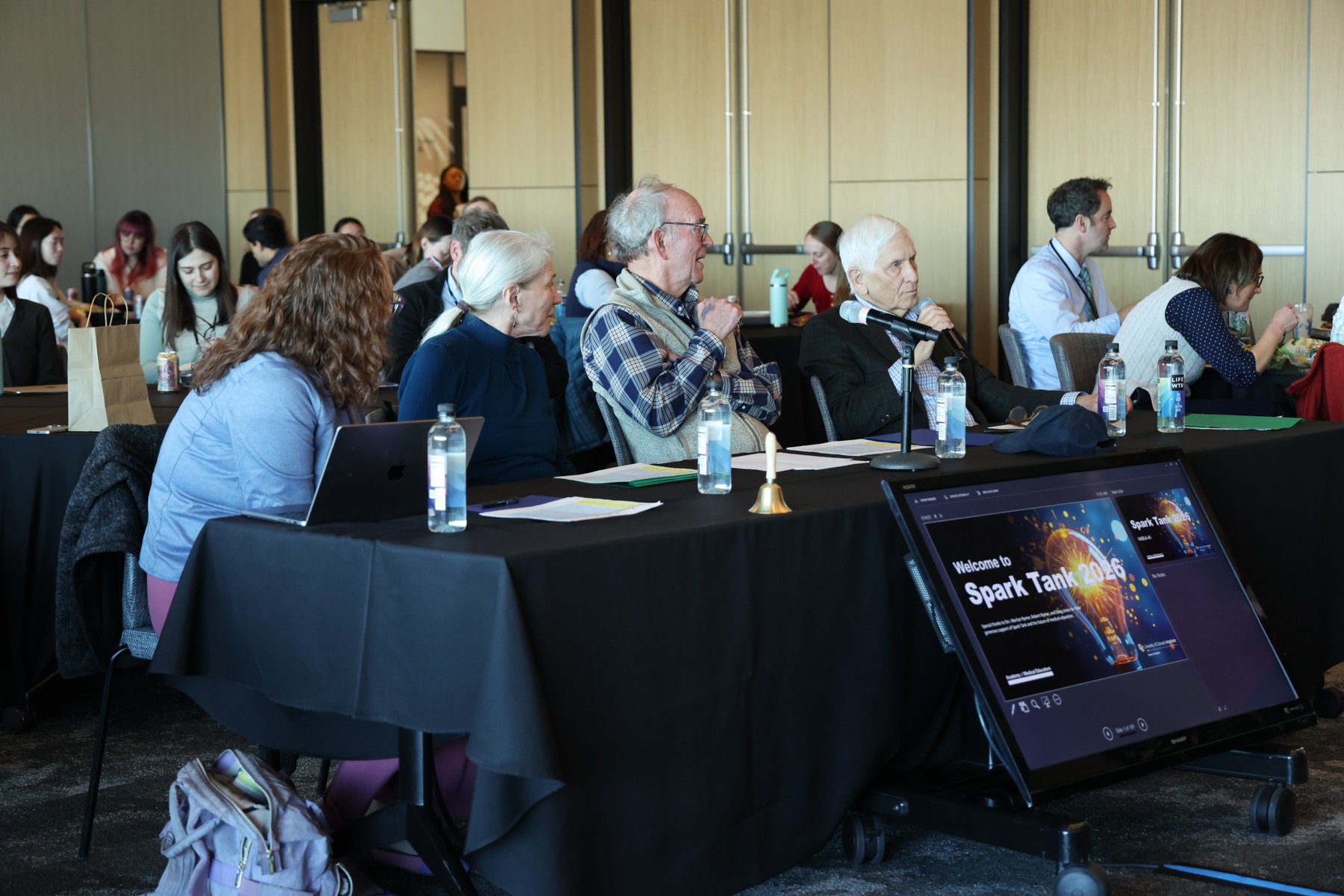 Judgeaskingpresenterquestionsaboutpitch