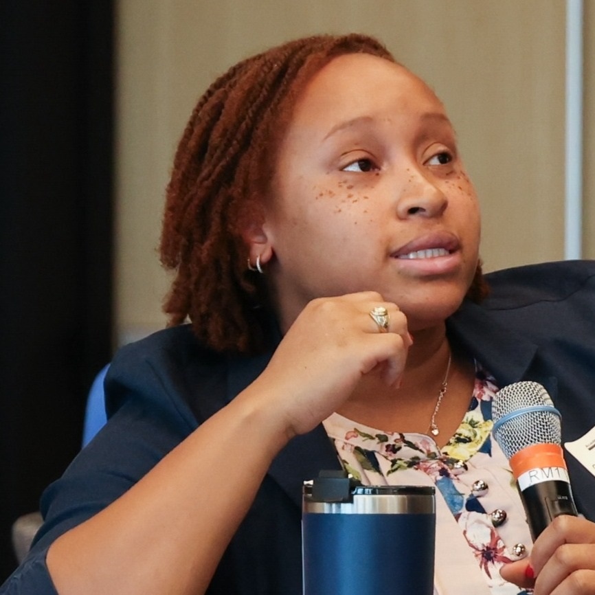 PersonspeakingduringAMEEducationandInnovationSymposium