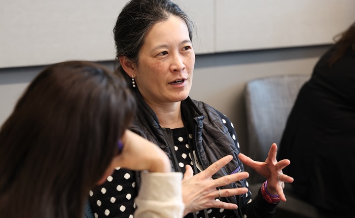 Facultymemberspeakingduringsymposiumworkshop