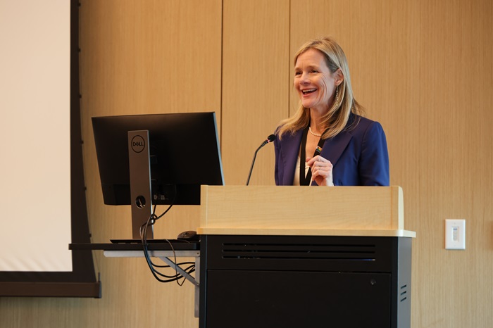 DrLotteDyrbyepresenting