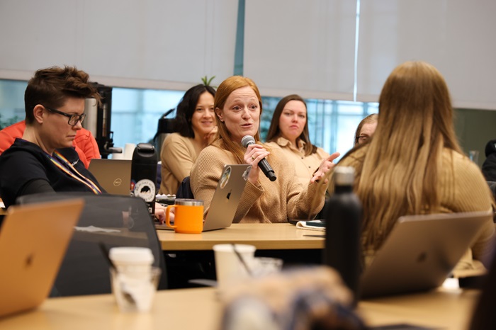 PresenterpresentingatThriveUpsession