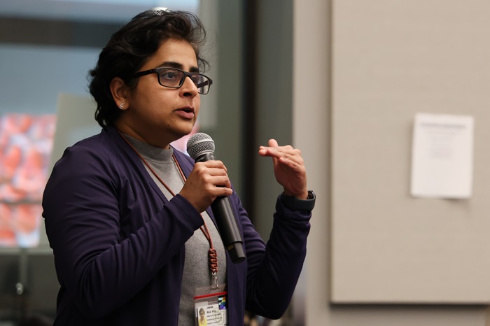 PresenterpresentingatThriveUpsession