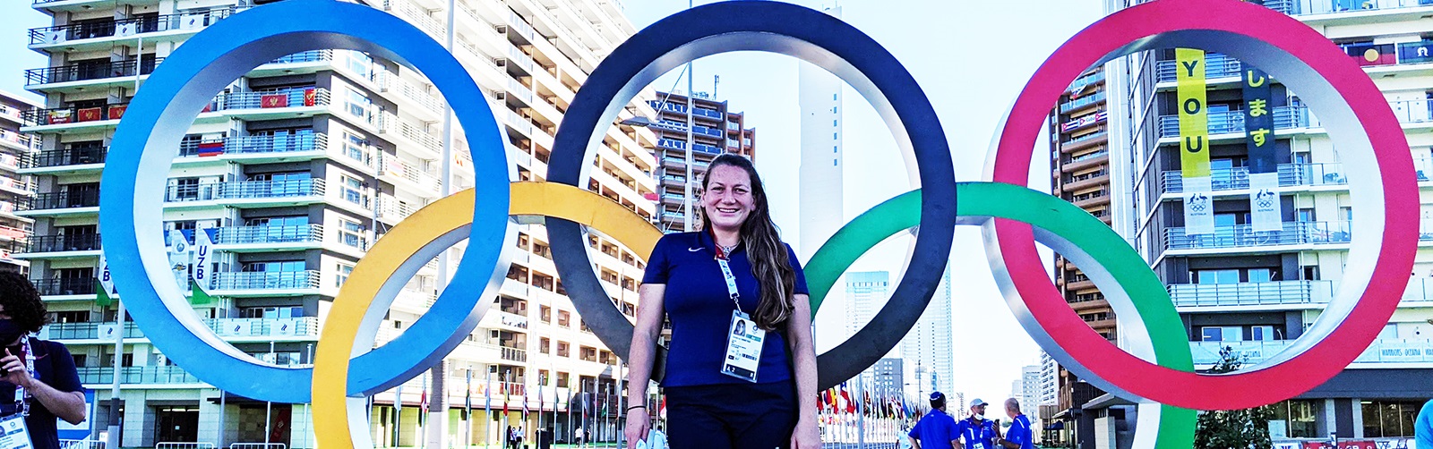 ChristinaYannetsosMDstandinginfrontofolympicrings