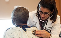 studentlisteningtopatientslungs