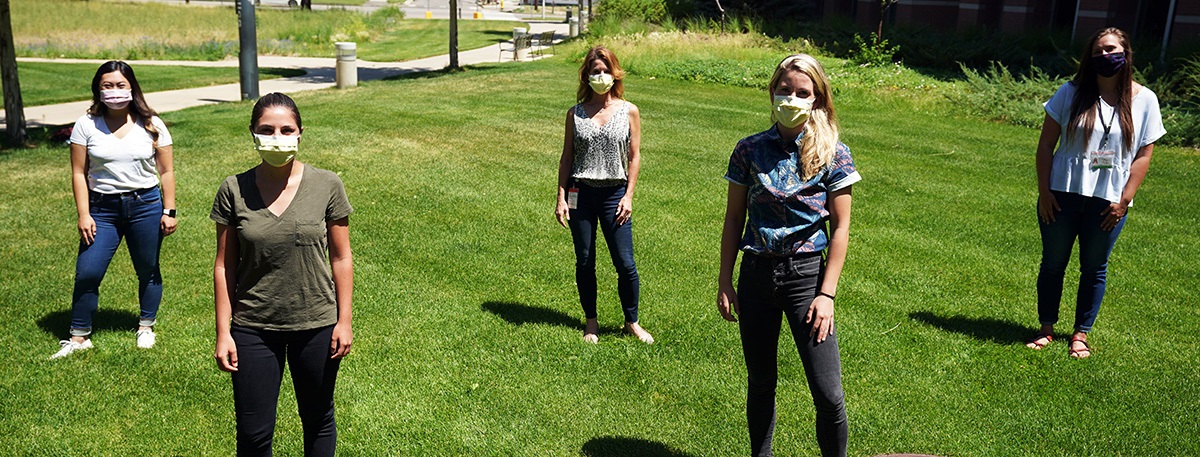 seniorsOutreachStudents1200