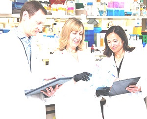 Threeresearchersinlab