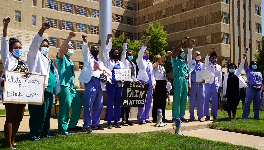 Studentgatheringoncampus