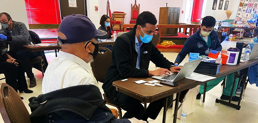 CUSOMfacultyatvaccinationclinic