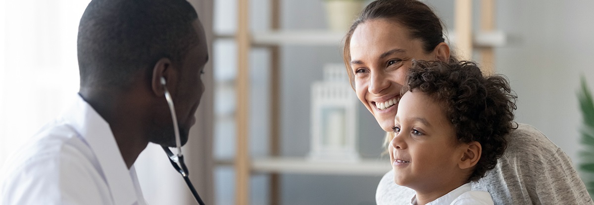 doctorwithwomanandchild