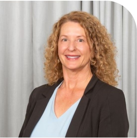Shari O'Loughlin Headshot