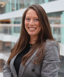 Jenn Peers Headshot