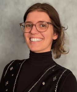 Kathryn Davis_Headshot 250x300