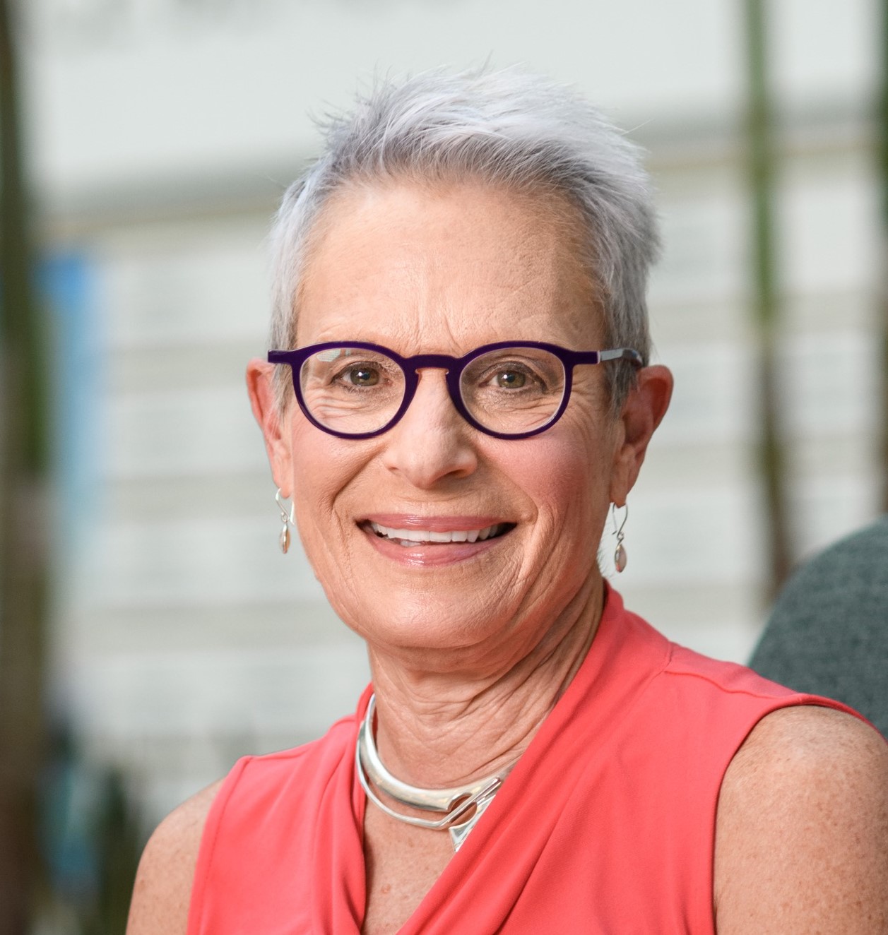 Headshot of Leslie J. Berg