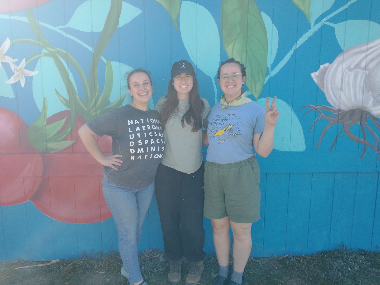 PhotoofvolunteersatVillageExchangeFarm