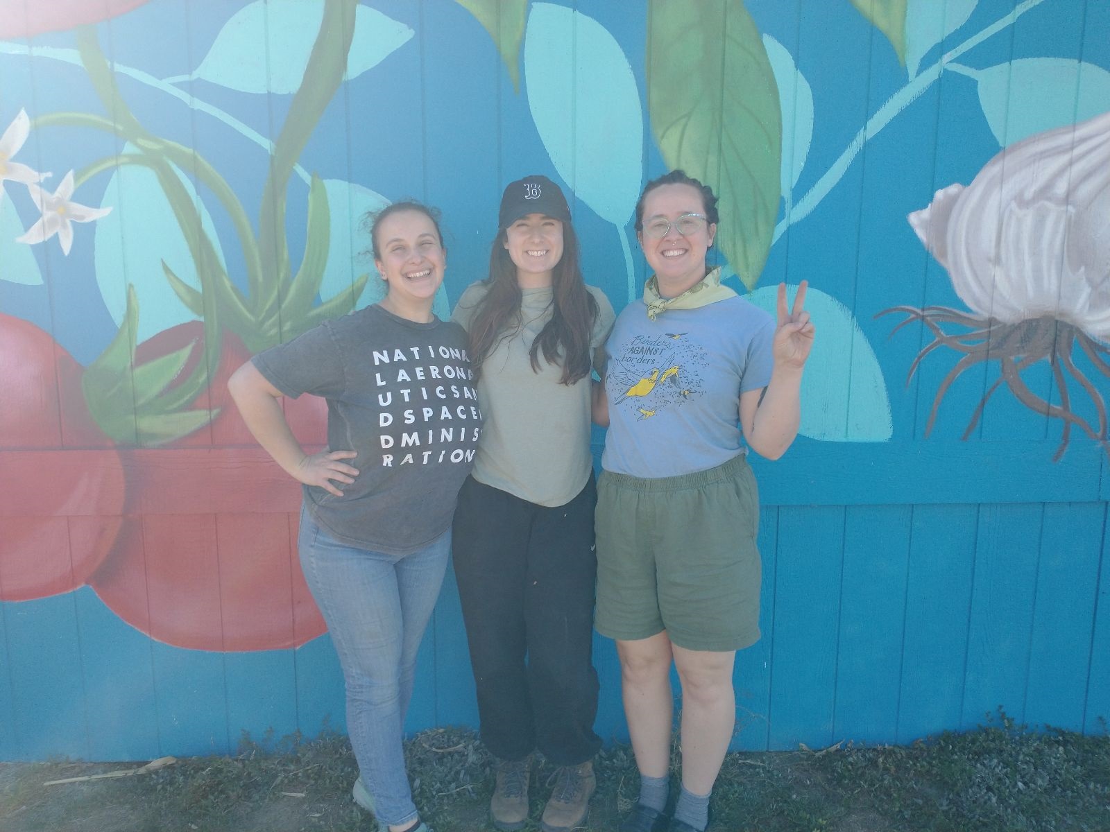 PhotoofvolunteersatVillageExchangeFarm