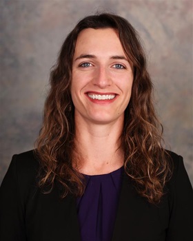 Laura Graham headshot