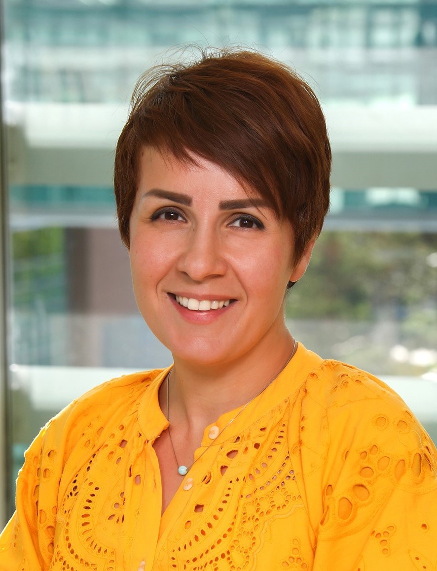 Razani_Ellie_headshot