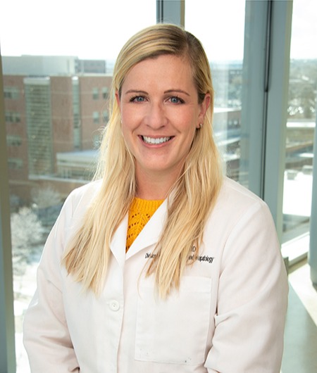 Kelli DeLay Headshot