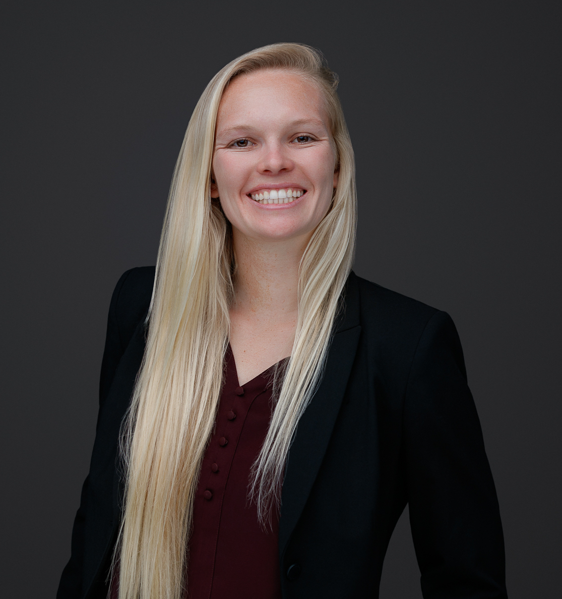 Laura Simon Headshot