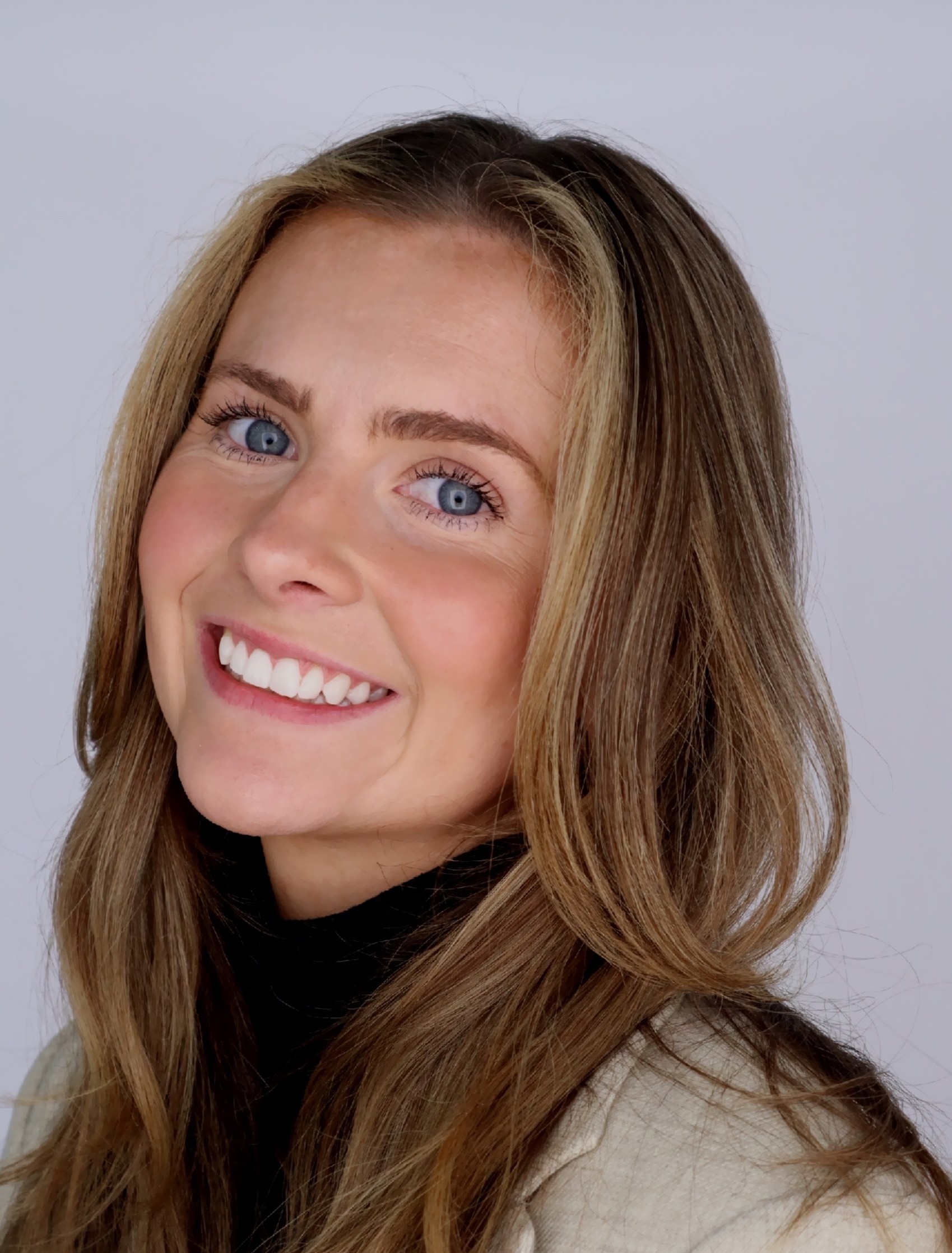 Claire Groves headshot