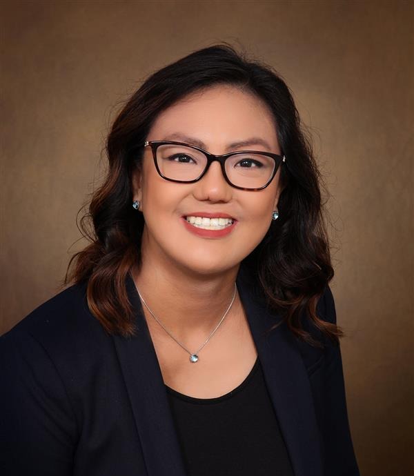 Jeniann Yi headshot